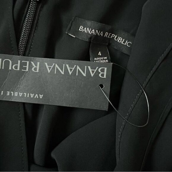 NWT Banana Republic V-neck Jumpsuit in solid Black Women's Size 4 - Picture 10 of 10